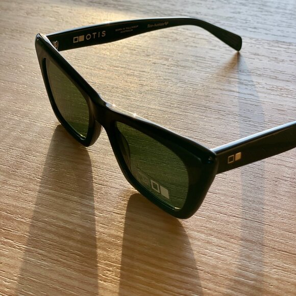 NWT • Otis Eyewear CURRENTS Cat Eye Sunglasses main image 9